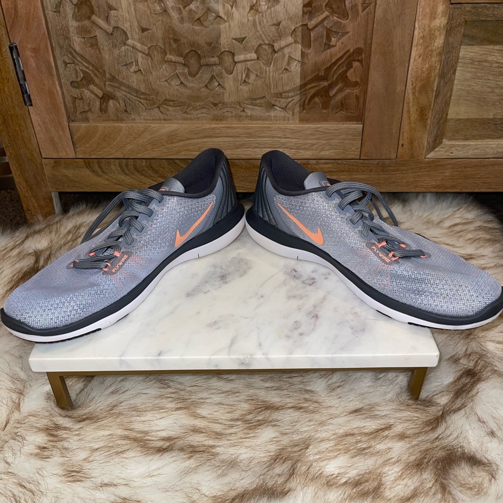 Nike Flex Supreme TR5 Training Shoes - Picture 7 of 10